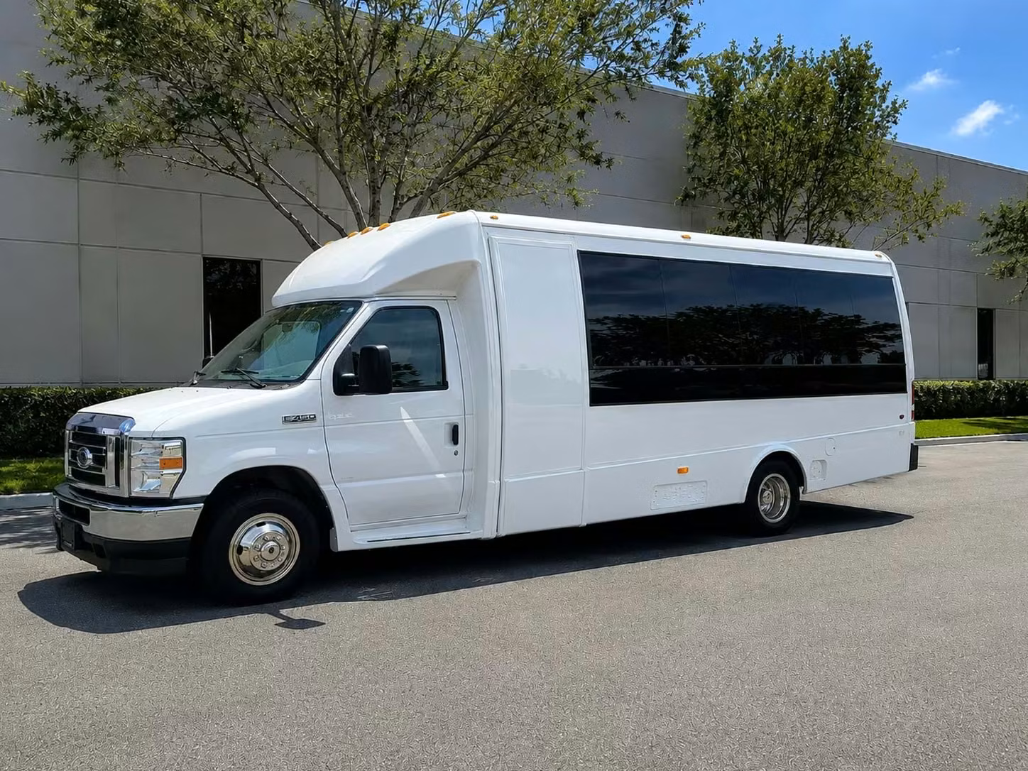 brooklyn center 15 passenger minibus rental
